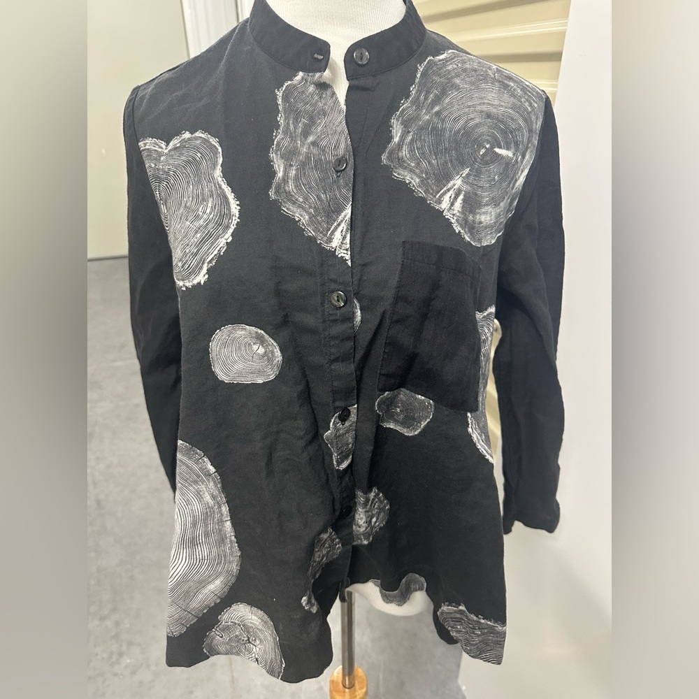 Black Linen Abstract Print Top